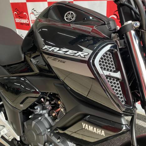 YAMAHA FZ 15 Fazer ABS, Foto 4