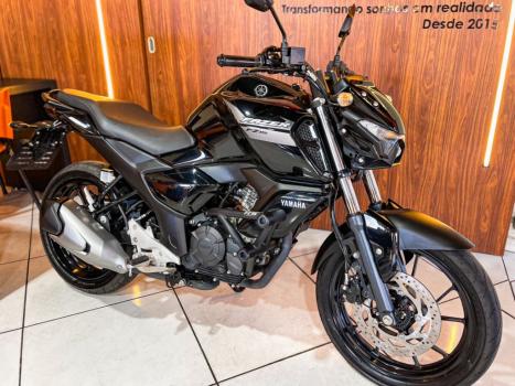 YAMAHA FZ 15 Fazer ABS, Foto 3