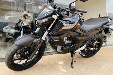 YAMAHA FZ 15 Fazer ABS, Foto 2