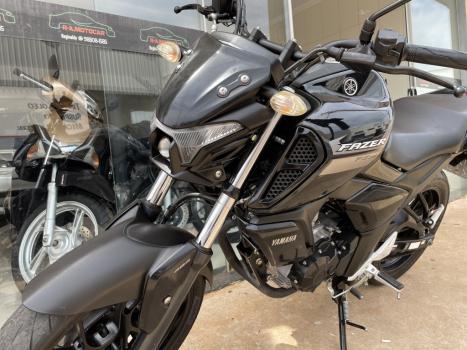 YAMAHA FZ 15 Fazer ABS, Foto 4