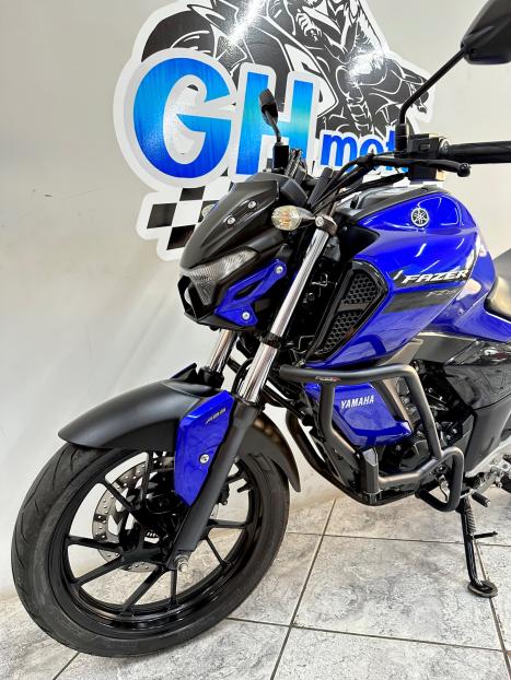 YAMAHA FZ 15 Fazer ABS, Foto 6