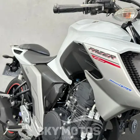 YAMAHA FZ 25 250 Fazer Flex , Foto 5