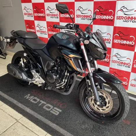 YAMAHA FZ6 Fazer 600 S, Foto 3