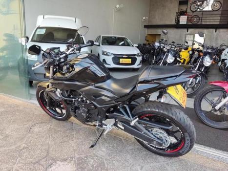 YAMAHA MT-03 300 , Foto 3