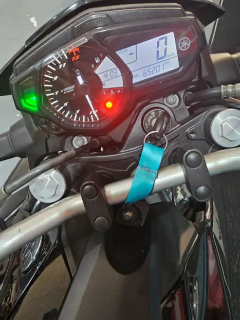 YAMAHA MT-03 300 , Foto 4