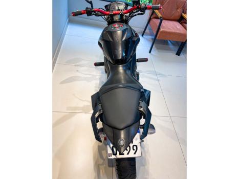 YAMAHA MT-03 300 , Foto 9