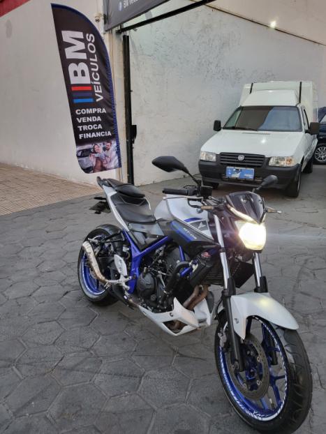 YAMAHA MT-03 300 , Foto 3