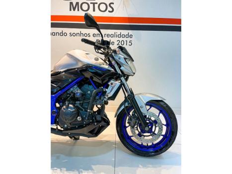 YAMAHA MT-03 300 , Foto 2