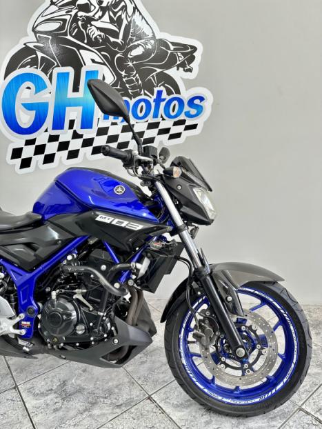 YAMAHA MT-03 300 ABS, Foto 3