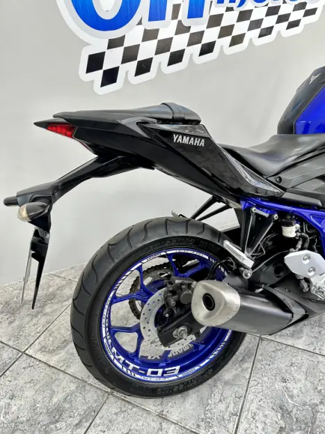 YAMAHA MT-03 300 ABS, Foto 4