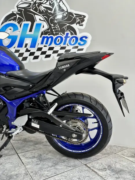 YAMAHA MT-03 300 ABS, Foto 6