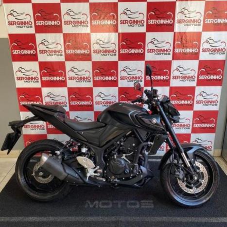 YAMAHA MT-03 300 ABS, Foto 1