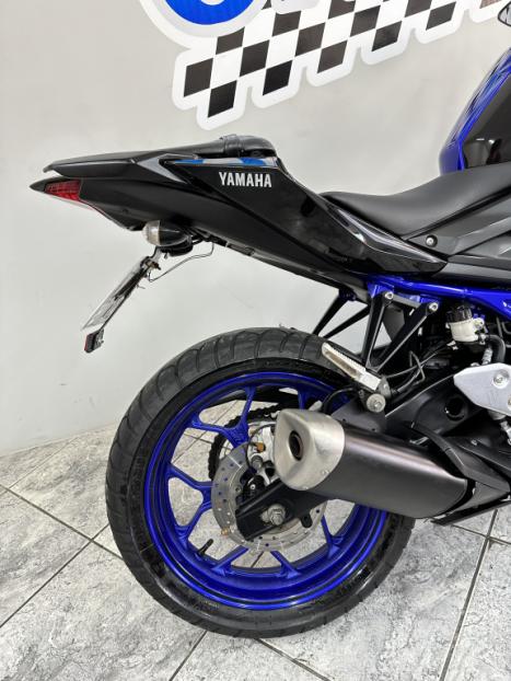 YAMAHA MT-03 300 ABS, Foto 3