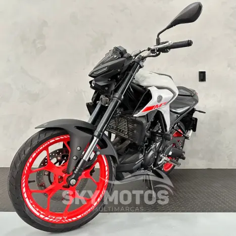 YAMAHA MT-03 300 ABS, Foto 14