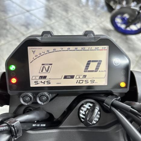 YAMAHA MT-03 300 ABS, Foto 5