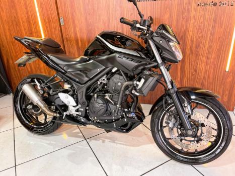 YAMAHA MT-03 300 ABS, Foto 3