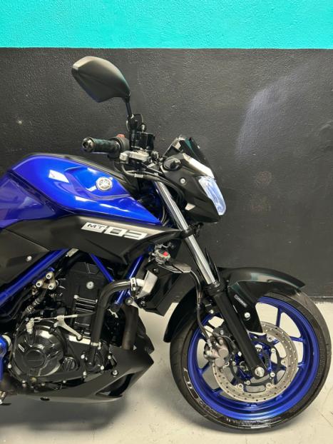 YAMAHA MT-03 300 ABS, Foto 10