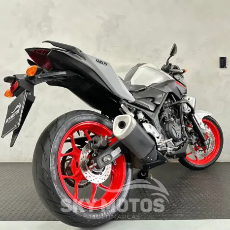 YAMAHA MT-03 300 ABS, Foto 7