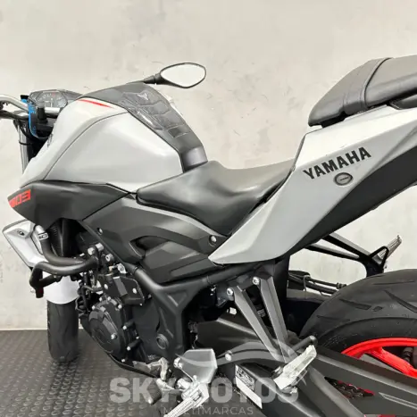 YAMAHA MT-03 300 ABS, Foto 17