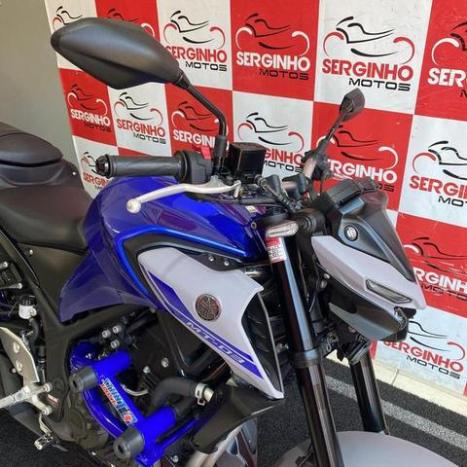 YAMAHA MT-03 300 ABS, Foto 4