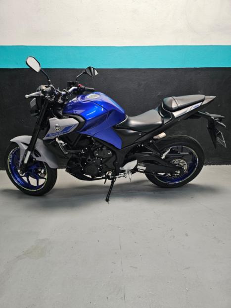 YAMAHA MT-03 300 ABS, Foto 4