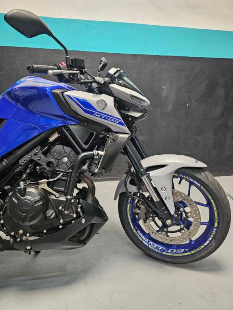 YAMAHA MT-03 300 ABS, Foto 6