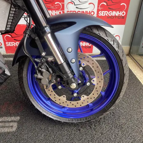 YAMAHA MT-03 300 ABS, Foto 3