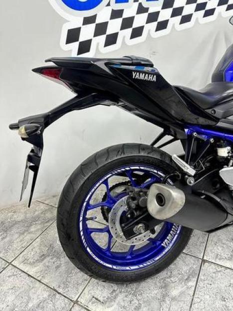 YAMAHA MT-03 300 ABS, Foto 4