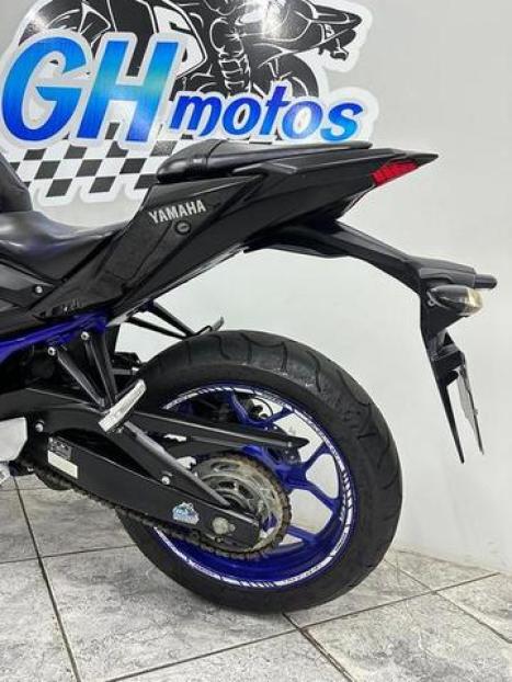 YAMAHA MT-03 300 ABS, Foto 7