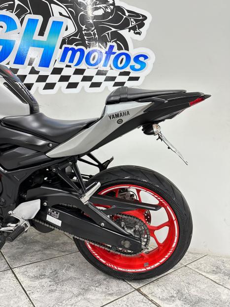 YAMAHA MT-03 300 ABS, Foto 7