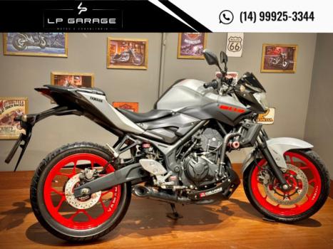 YAMAHA MT-03 300 ABS, Foto 3