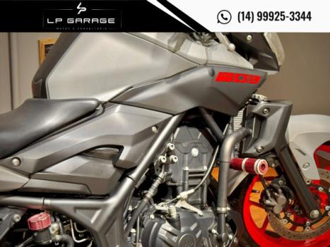 YAMAHA MT-03 300 ABS, Foto 10