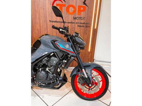 YAMAHA MT-03 300 ABS, Foto 2