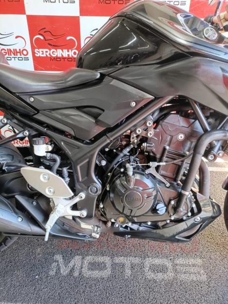 YAMAHA MT-03 300 ABS, Foto 4
