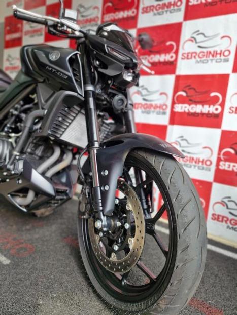 YAMAHA MT-03 300 ABS, Foto 2