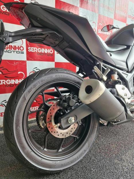 YAMAHA MT-03 300 ABS, Foto 4