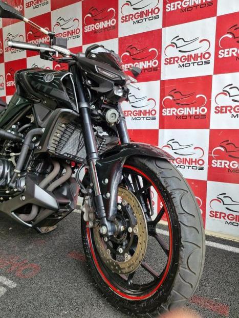 YAMAHA MT-03 300 ABS, Foto 2