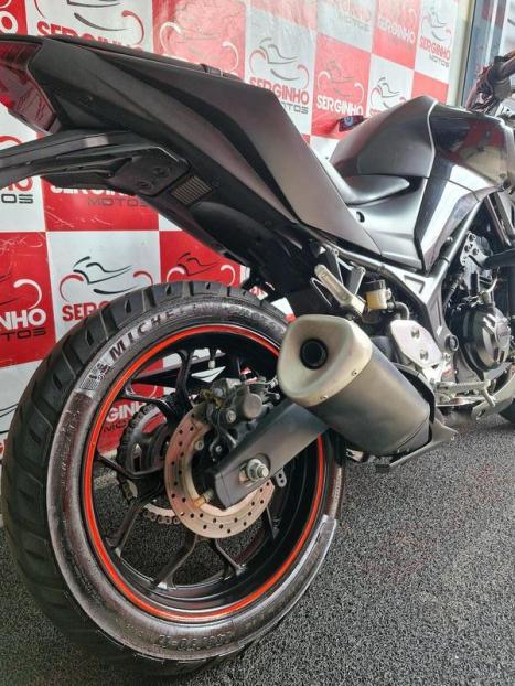 YAMAHA MT-03 300 ABS, Foto 4