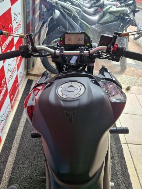 YAMAHA MT-03 300 ABS, Foto 5
