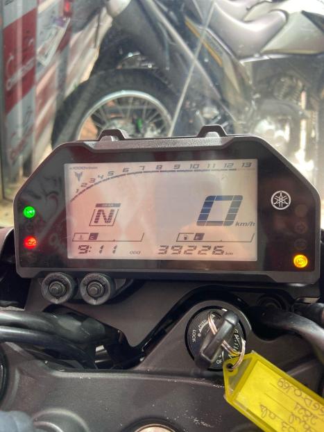 YAMAHA MT-03 300 ABS, Foto 6