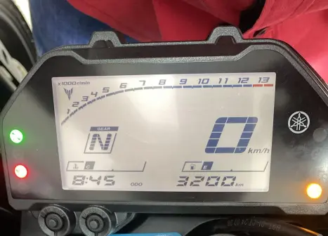 YAMAHA MT-03 300 ABS, Foto 8