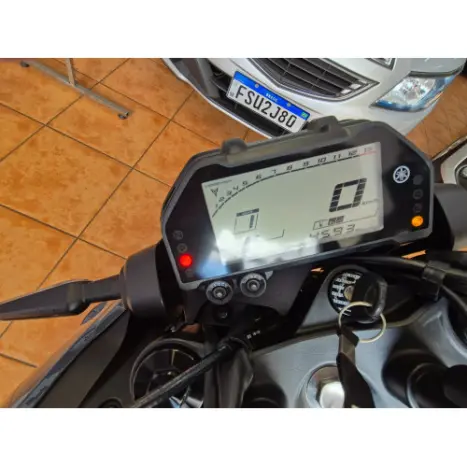 YAMAHA MT-03 300 ABS, Foto 7
