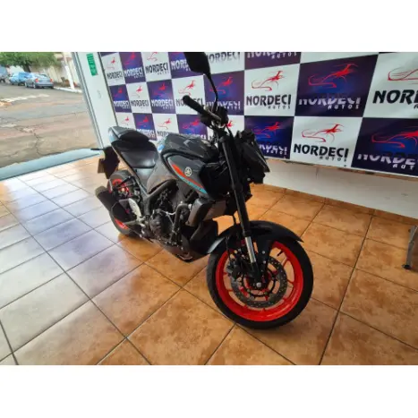 YAMAHA MT-03 300 ABS, Foto 8