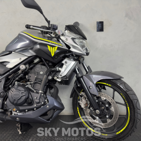 YAMAHA MT-03 300 ABS, Foto 3