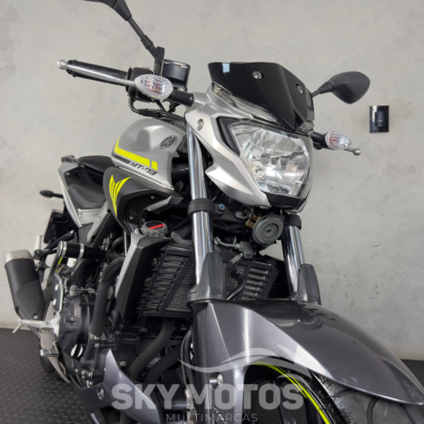YAMAHA MT-03 300 ABS, Foto 5