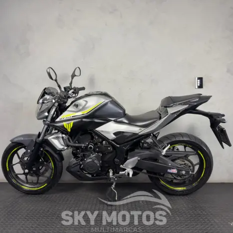 YAMAHA MT-03 300 ABS, Foto 10