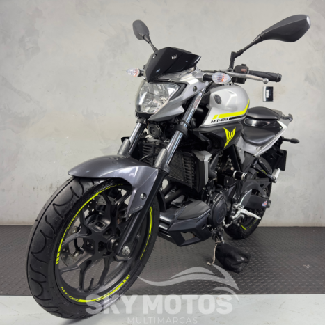 YAMAHA MT-03 300 ABS, Foto 13