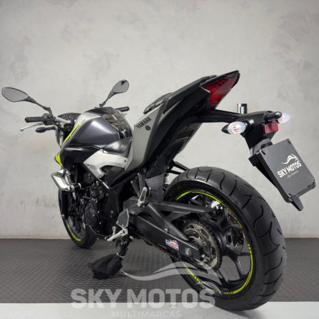 YAMAHA MT-03 300 ABS, Foto 14