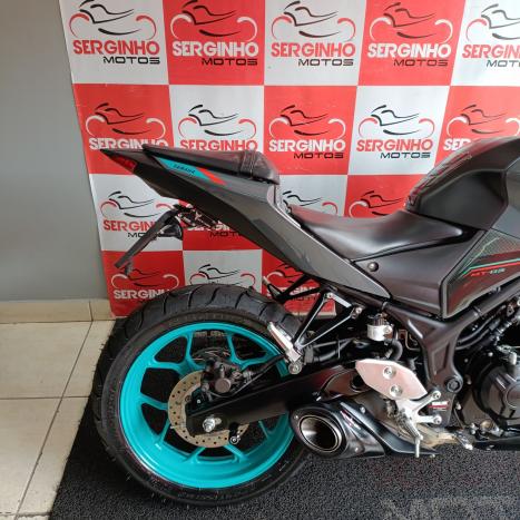 YAMAHA MT-03 300 ABS, Foto 2