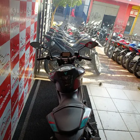 YAMAHA MT-03 300 ABS, Foto 6